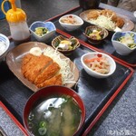 Hachinosu - とんかつ定食＆鶏の唐揚げ定食