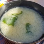 冨士見亭 - おさしみ定食 三品(2350円)　のお味噌汁