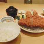 Tonkatsu Masaru - いただいたのは、”特製 スタミナかつ定食”と、”セットカキフライ”が２個です。