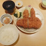 Tonkatsu Masaru - ”特製 スタミナかつ定食”には、”御飯”、”お味噌汁”も付きます。そして、小鉢は“切り干し大根”です。