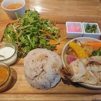 やさいの王様 銀座店 - サーモンの包み焼き レモンバター