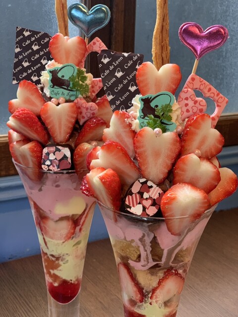 カフェ ド リオン ブルー Cafe De Lyon Blue 丸の内 カフェ 食べログ