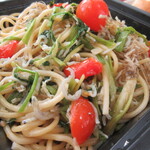 ジュイップ - セリは根っこの部分もおいしい！