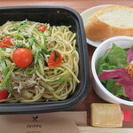 ジュイップ - 仙台セリとシラスのオイルパスタ　800円