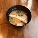 Teppankaisekiwaido - お揚げとわかめのお味噌汁