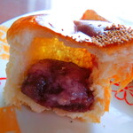 ウエダベーカリー - たかだあんぱんの中身