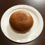 シャトレーゼ  - 大納言どら焼き中身