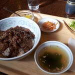 四代目 加藤牛 - カルビ丼(大盛り)950円