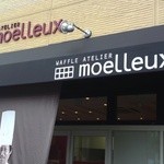WAFFLE ATELIER moelleux - 駐車場から撮したお店の外観、看板です