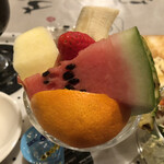 ヒロミ - 相変わらずフルーツ盛り合わせは豪華です。