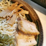 麺匠 呉屋 - チャーシュー　美味いけど、冷たいねん