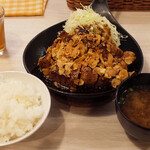 トンテキ食堂8 - 大トンテキ定食300g(1300円)+ニンニク増し(100円)