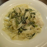 PASTAVOLA - ホタテとモロヘイヤのクリームフィットチーネ