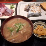 めしの助 - 太刀魚塩焼きと刺身定食