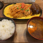 喫茶 ユキ - アツアツ鉄板ナポリタン＆ハンバーグ定食（950円）