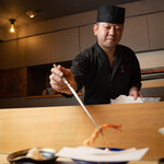 Roppongi SuZuNa - 揚げたての天ぷらをご案内