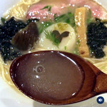 塩そば まえだ - スープ