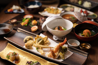 Roppongi SuZuNa - 四季を感じさせる日本料理の会席コース