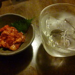 シロクマ食堂 - チャンジャと村尾（焼酎）