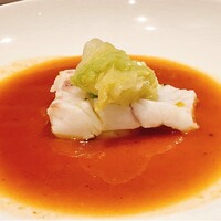 Ristorante Ecru - 玄界灘のヒラメのヴァポーレ（蒸し焼き）
                    イタリアのリグーリア州のチョッピーノ、魚だけで出汁を取ったスープ、ブイヤベースに似てますが甲殻類は未使用。
                    寒中白菜の甘みが、ヒラメを包み込みんでいます♪