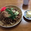 辻麺食堂 - 焼きそば（中）450円+肉100円