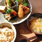 かっこう料理店 - ご飯、お味噌汁、野菜料理いろいろ