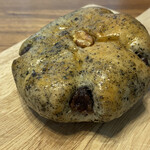 山の上ベーカリー&カフェ - 袋からだしたとき、山の香りがする！と思った。
                                なんだろうね？薪の香り？
                                