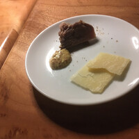 カルネジーオ イースト - 