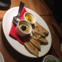 カルネジーオ イースト - 