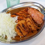 カレーのチャンピオン - 2020年10月　Lカツカレー+コロッケ+ウインナー。ちょっとトッピングおおかったな～(._.)