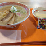 幸楽苑 - 料理写真:ビックリマンコラボ・ホワイトチョコレートらーめん～☆