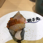 Sushi Choushimaru - 海鮮軍艦１４３円。切れ端を軍艦にしたものです。味、食感ともに様々な味わいを、酢飯と海苔がまとめあげ、とても美味しかったです（╹◡╹）