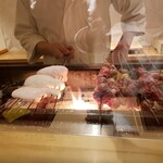 銀座 しのはら - トラフグ白子とすっぽんを火入れ中