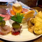 SALVATORE CUOMO & BAR - ①