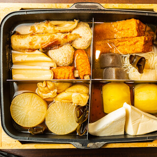 We also have a wide variety of special Izakaya (Japanese-style bar) dishes such as piping hot oden♪