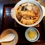 東家寿楽 - 熱いのでお店の方が蓋をとってくれます。