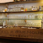 キールズ・バーハウス アオバダイ - かっこいいでしょ？KEEL'S BAR HOUSEと彫られた、これはなんでしょう？