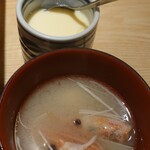 大船鮨 - 控えめがちょうどいいお汁と茶碗蒸し。