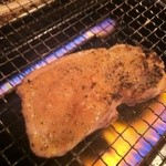大阪料理 かわち乃酒場 - 皮パリの鳥150g