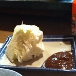 Motsu Yaki Jinchan - みずみずしくて新鮮なキャベツ。出てきた時は1/6カットくらいでしたが、少し食べてしまいました。