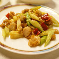 揚州名菜 秦淮春 - アスパラガスと鶏肉の醤油炒め（上海料理）