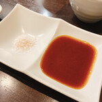 熟成豚 かわむら - 甘口ソース+アンデスの岩塩