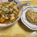 味宝楼 - 麻婆豆腐麺とチャーハン