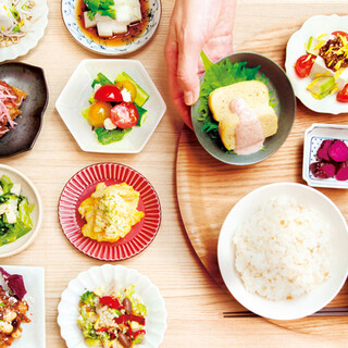 一番人気！！選べるおかずのデリごはん