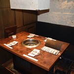 焼肉UMAMI - テーブルソファー席
