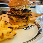 CRUZ BURGERS & CRAFT BEERS - 