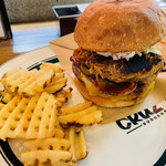 CRUZ BURGERS & CRAFT BEERS - 