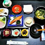 栄の湯旅館 - 朝食。