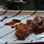 もつ焼き じんちゃん - コリコリしたタン。うまいです。