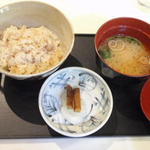 エルムガーデン - 季節の炊き込みご飯（ぶりかまと生姜）　香の物　味噌椀
